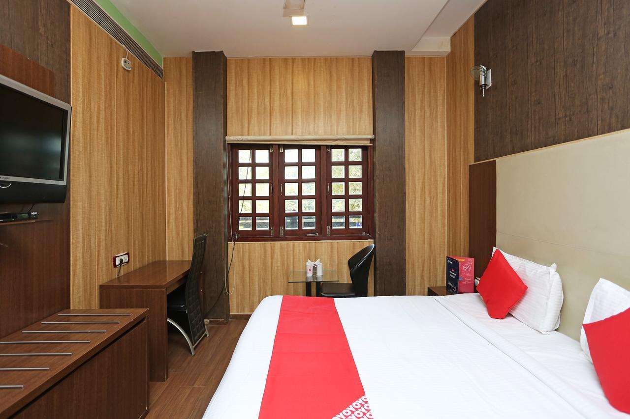 Oyo 10690 Florence Hotel Raipur  Exterior photo